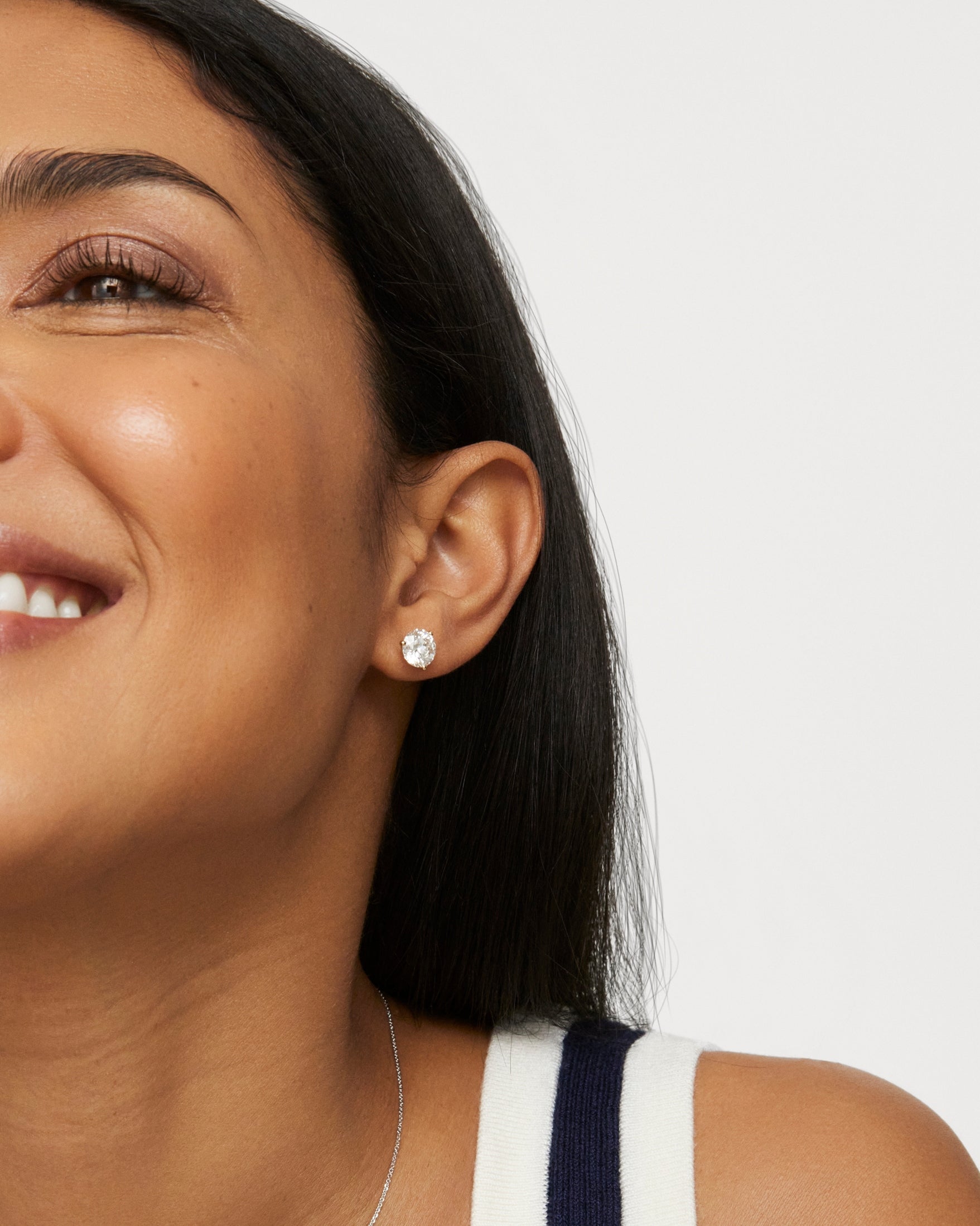 The Round Brilliant Solitaire Stud
