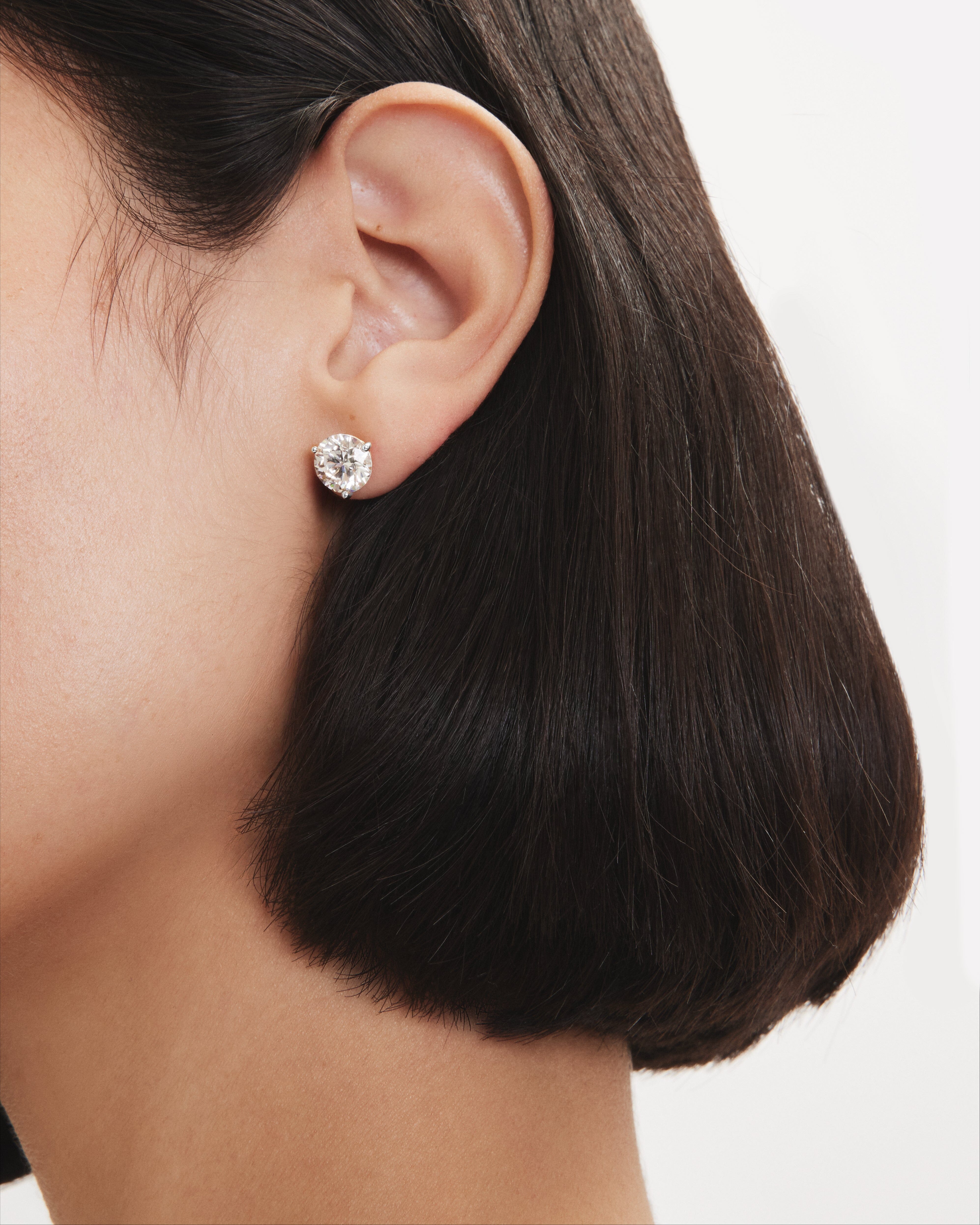 The Round Brilliant Solitaire Studs