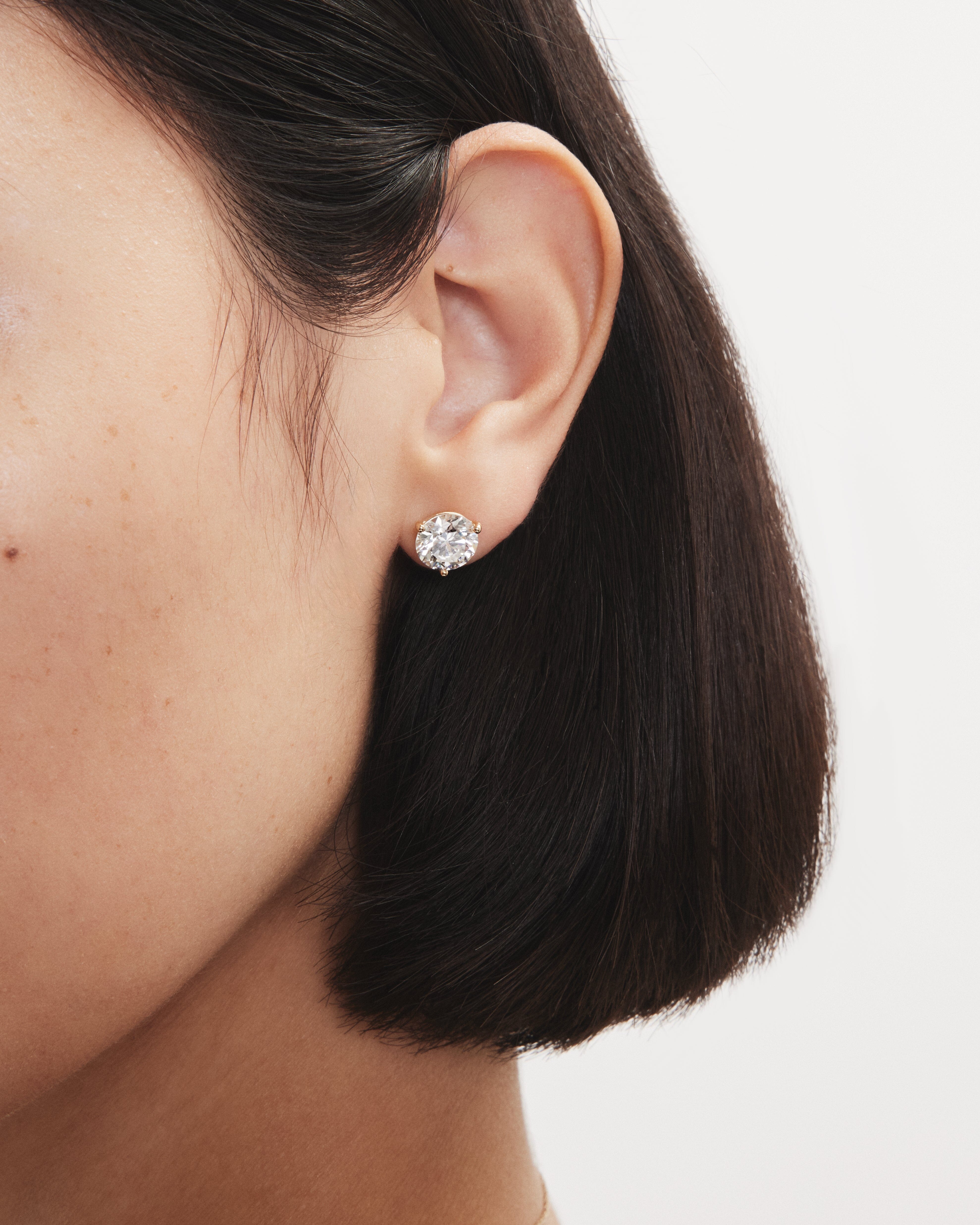 The Round Brilliant Solitaire Studs
