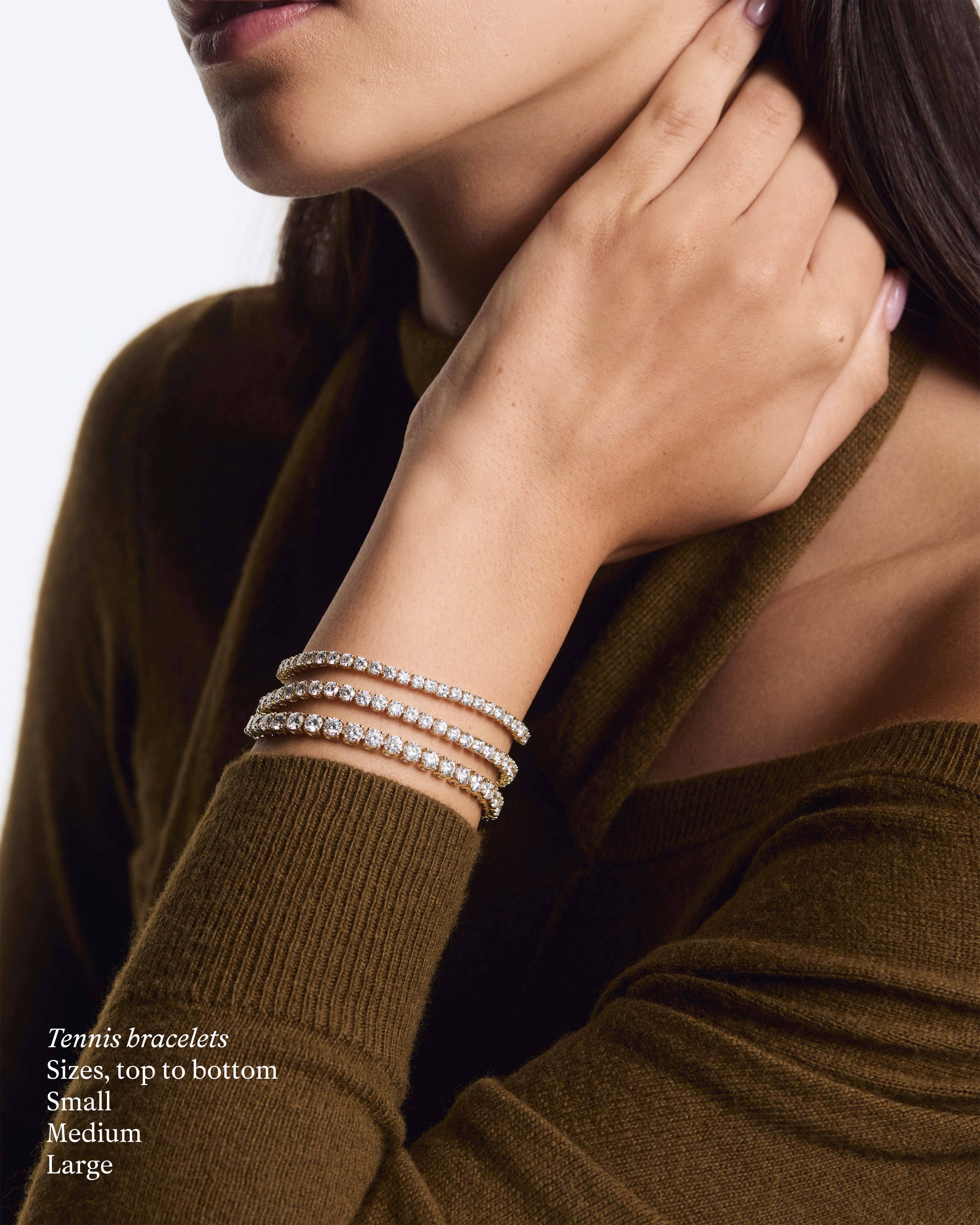 The Tennis Bracelet, Medium